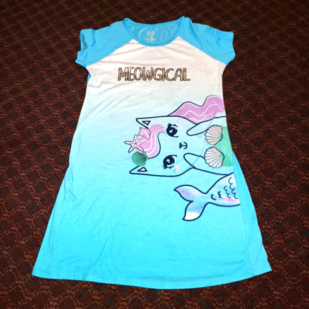 Girls Wonder Nation size XXL (18) nightgown